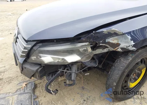 2015 Volkswagen Passat 1.8T Se из США, поврежденный, VIN 1VWBT7A33FC016912